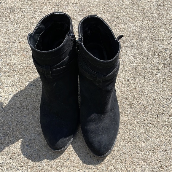 Express suede black booties size 7 - Picture 2 of 5